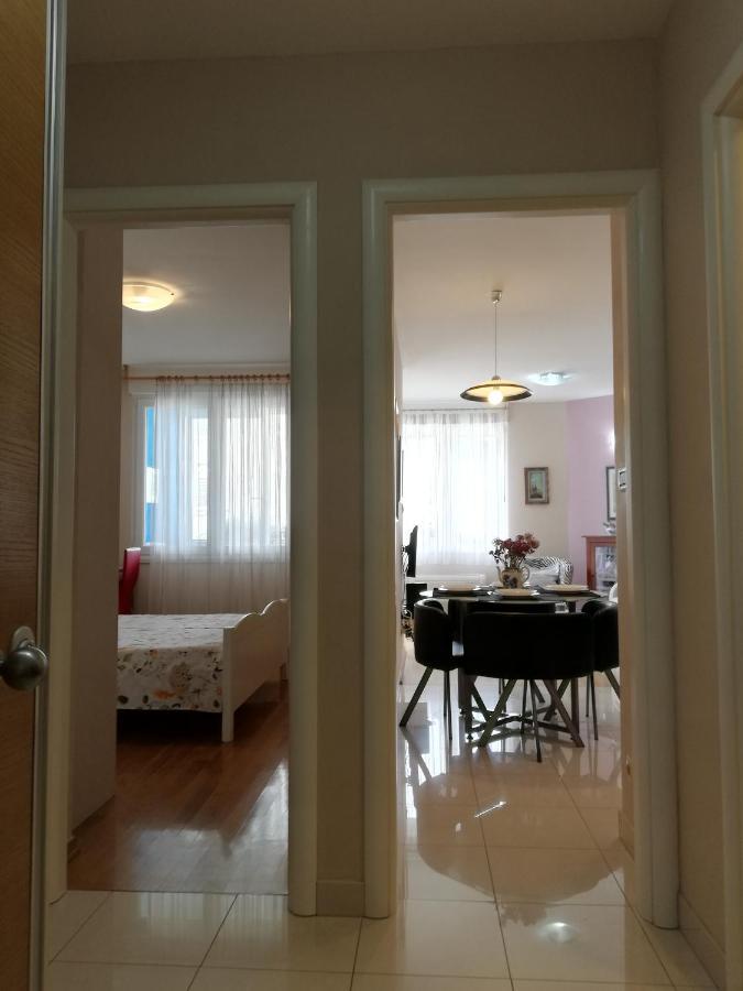 Near Beach Apartment Reno With Private Parking 斯普利特 外观 照片
