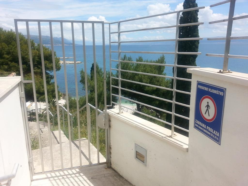 Near Beach Apartment Reno With Private Parking 斯普利特 外观 照片