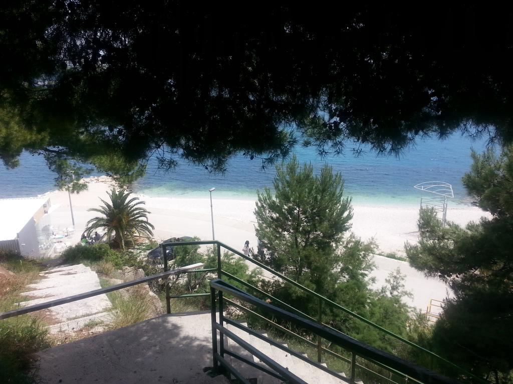 Near Beach Apartment Reno With Private Parking 斯普利特 外观 照片