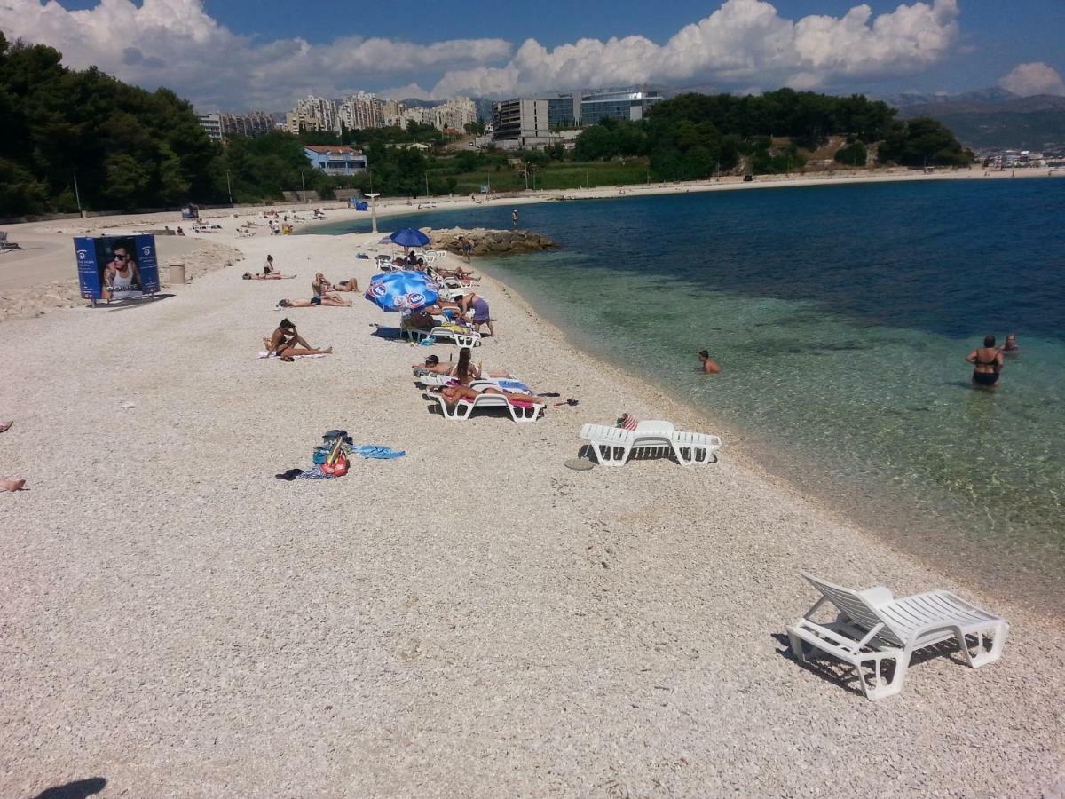 Near Beach Apartment Reno With Private Parking 斯普利特 外观 照片